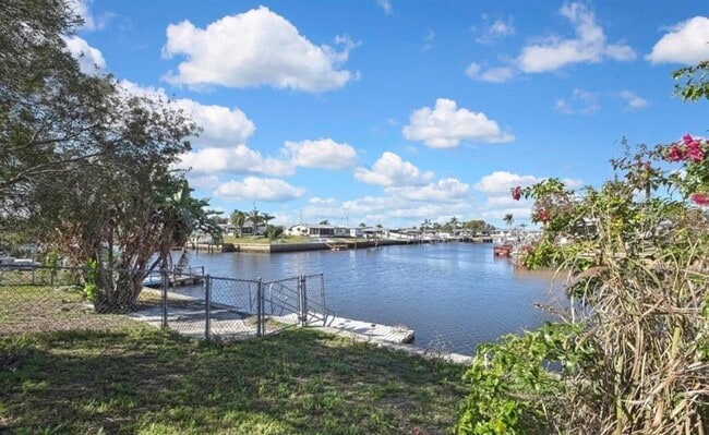 Building Photo - 12527 1st Isle