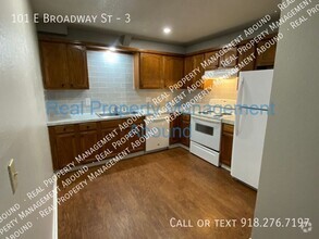 Building Photo - Prime Location 2-Bedroom, 1-Bathroom Apart...