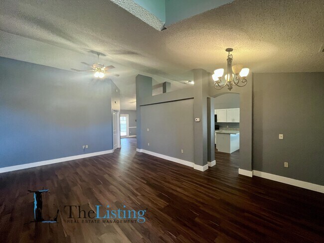 Building Photo - 444 Long Pine Dr