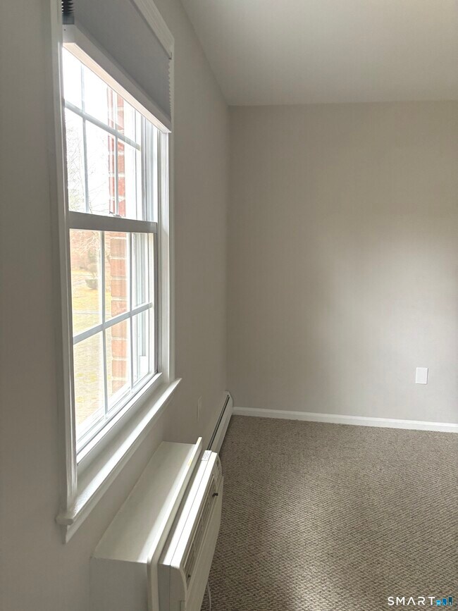 Building Photo - 17 Brickyard Rd