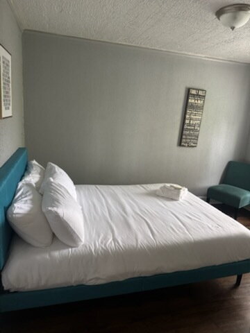 Building Photo - 4400 Buckingham