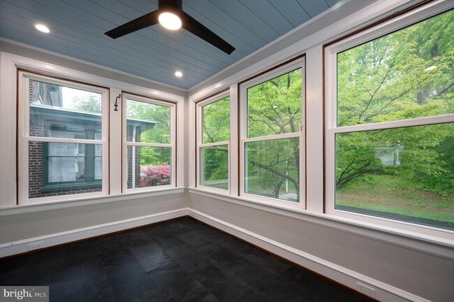 Building Photo - 1406 Lovering Ave