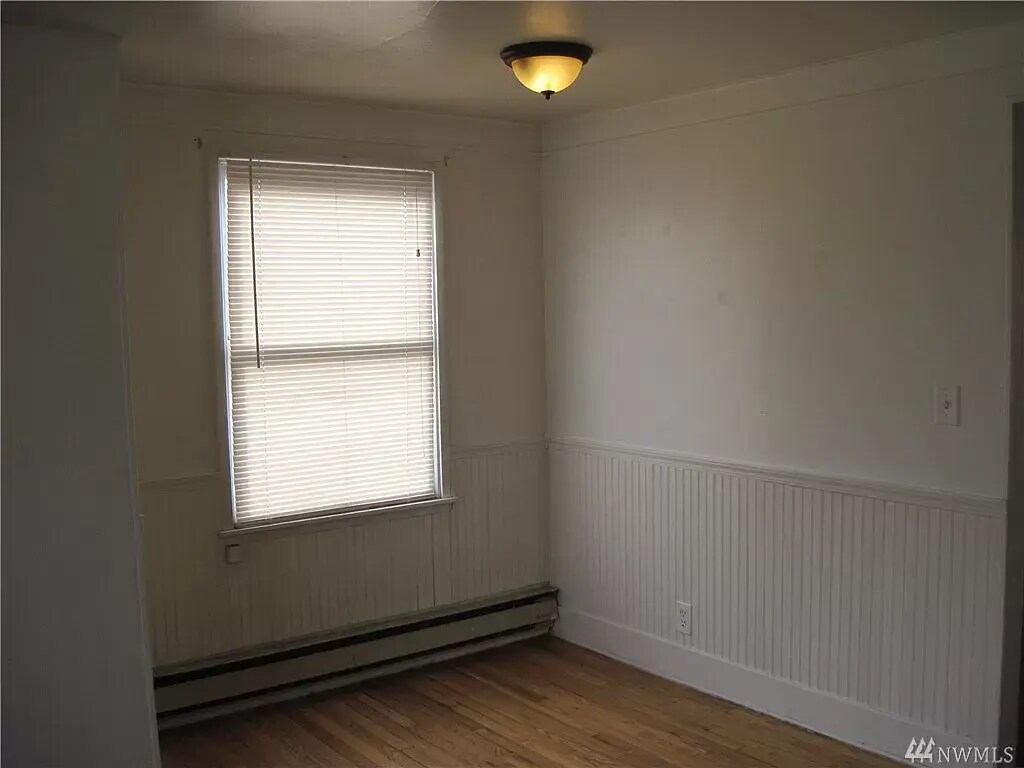Dining Room - 420 N Mattson Dr