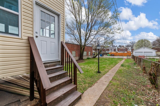 Building Photo - 2714 Hampton Ave