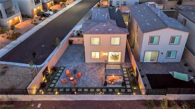 Building Photo - 8907 Roadrunner Ravine St