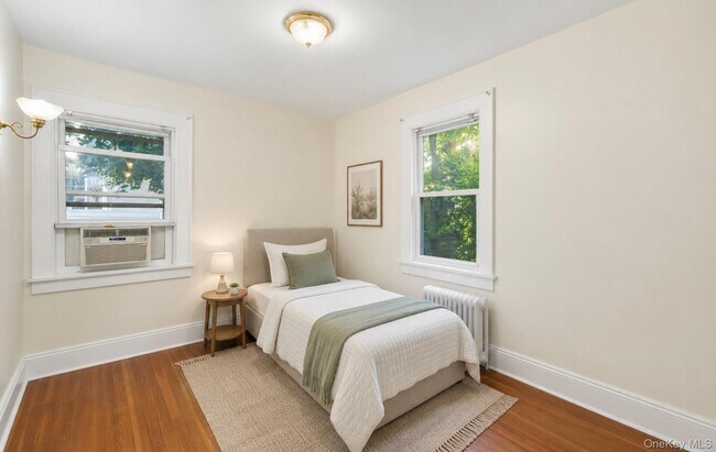 Building Photo - 15 Ferncliff Rd