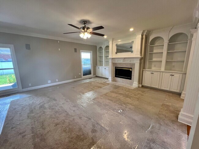 Building Photo - 2903 St Johns Dr