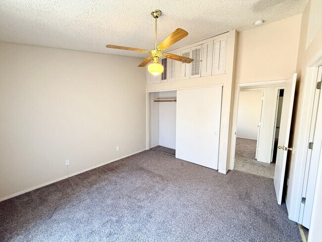 Building Photo - 3 bedroom, 2 bath home