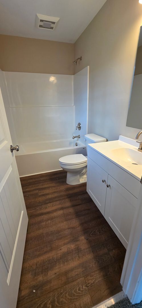 Building Photo - Brand New House Close to the Bay!