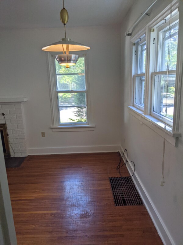 Building Photo - 613 Rundell St