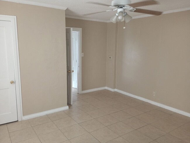 Building Photo - 2/1 Unit for rent in Lake Wales