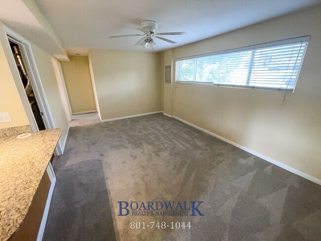 Building Photo - 2827 E Bridgewater Dr
