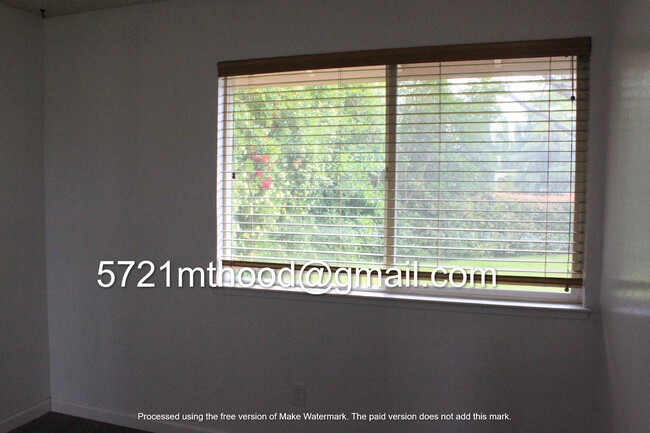 Building Photo - 5721 mount hood court