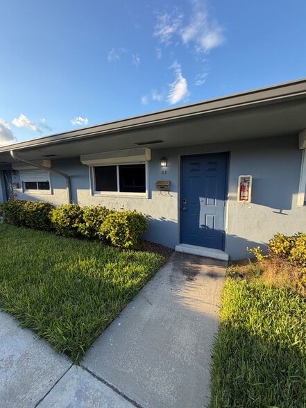 Building Photo - 1821 N 17th Ct