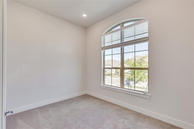 Building Photo - 5853 Bianca Dr