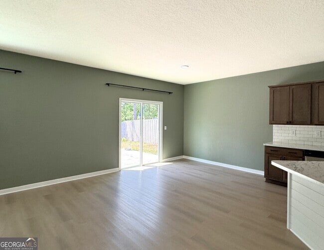 Building Photo - 164 Ashwood Cir