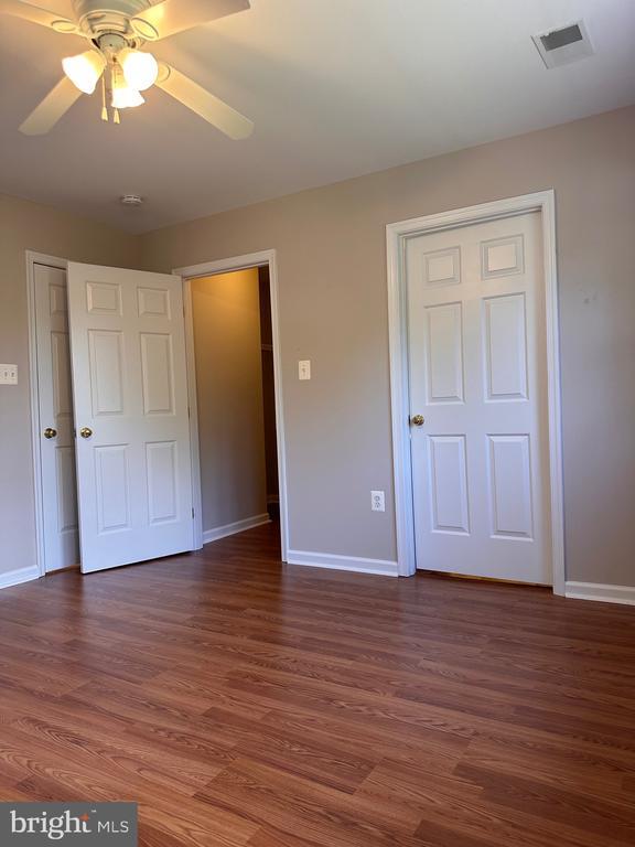 Building Photo - 9400 Birchwood Ct W