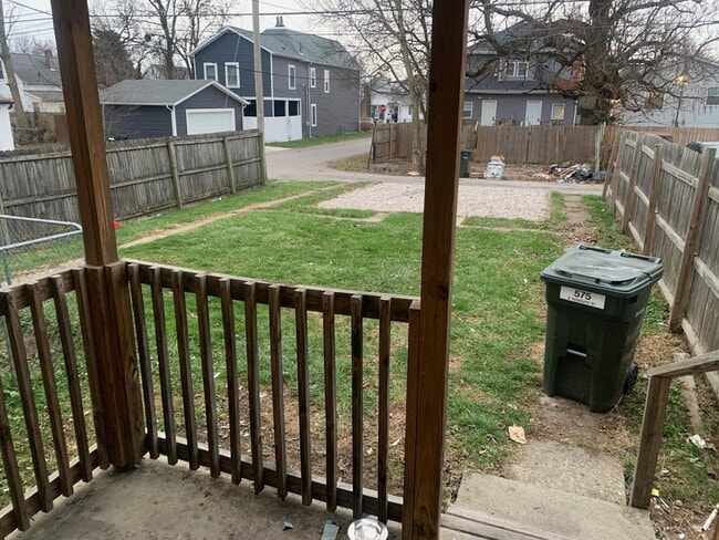 Building Photo - 575 E Kossuth St