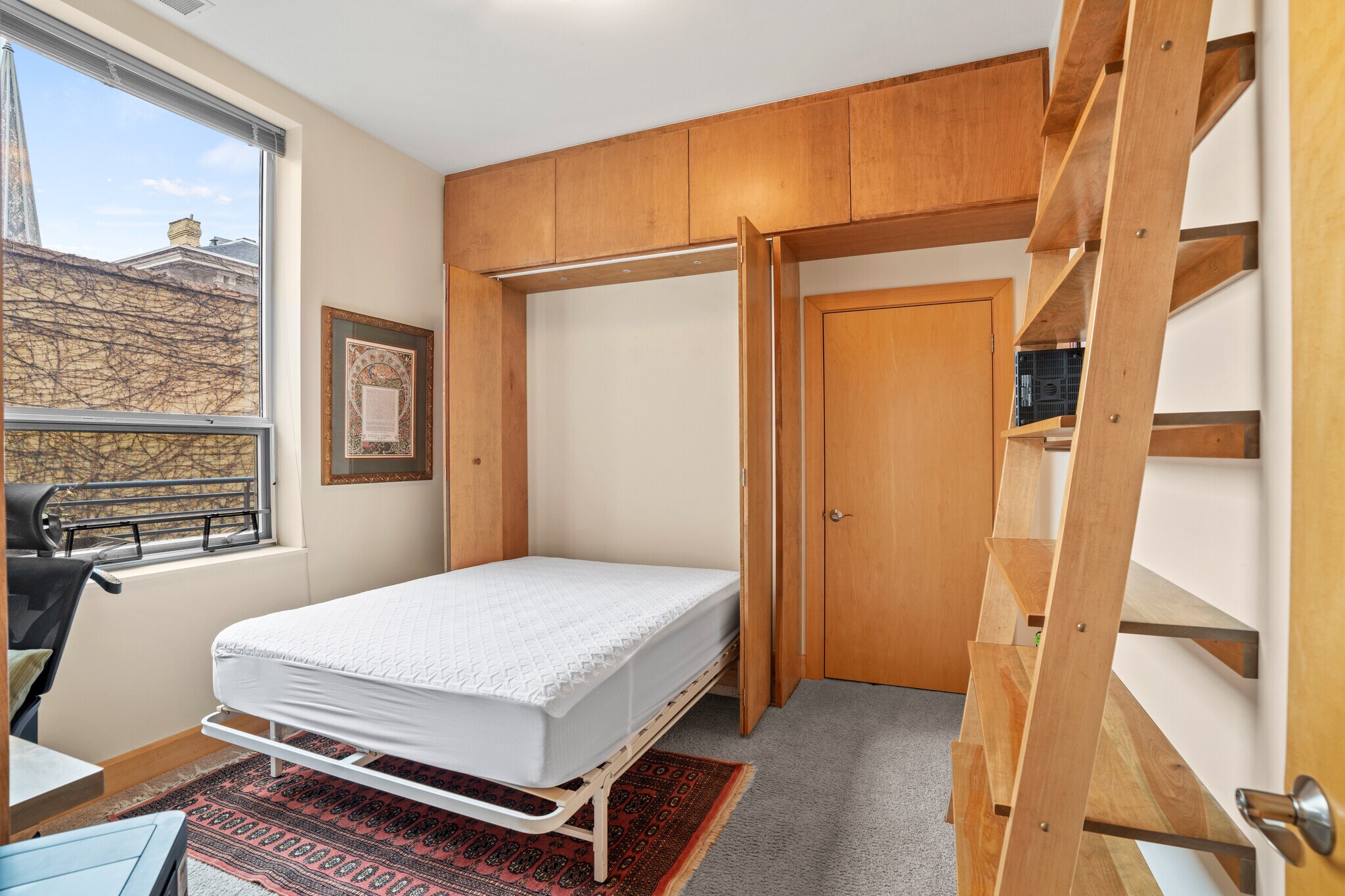 3rd Bedroom w/murphy bed - 1111 N Marshall St