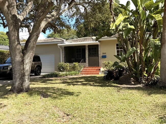 Building Photo - 2841 SW 33rd Ave