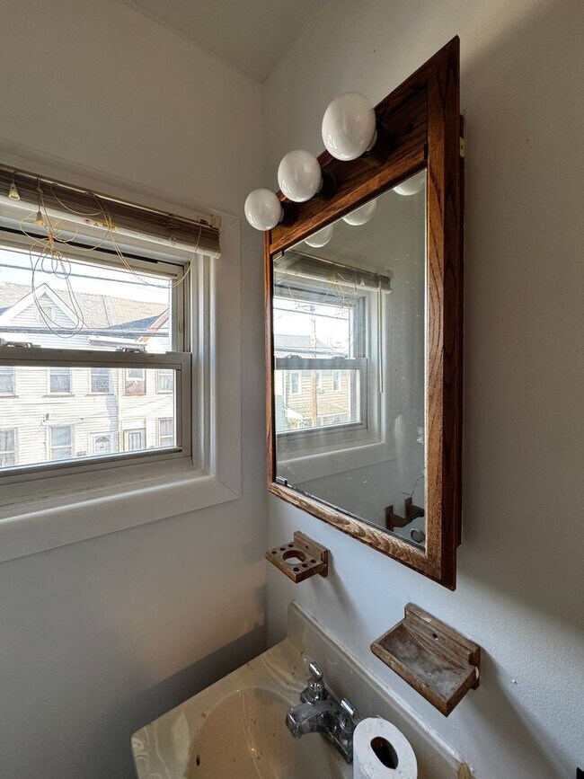 Building Photo - 1254 Willow St