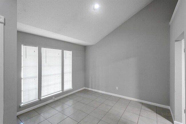 Building Photo - 22627 Braken Manor Ln
