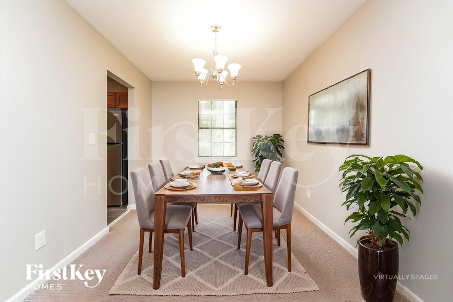 Building Photo - 2261 Cherokee Valley Dr