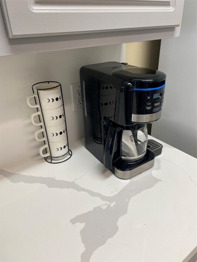 Building Photo - 13011 Peppergate Ln