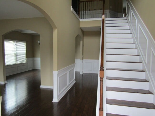 Building Photo - 908 Blane Ln