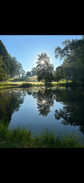 Building Photo - 4700 Mt Vernon Rd