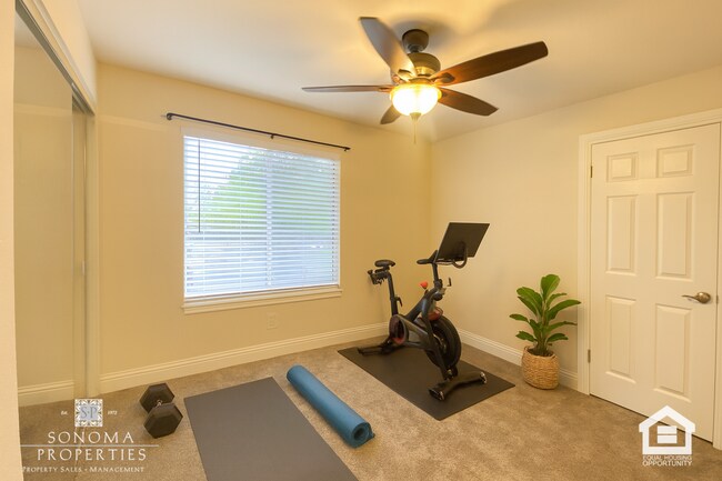 Building Photo - Lovely Updated 3BD/2.5BA Home Located In Fryer Creek!