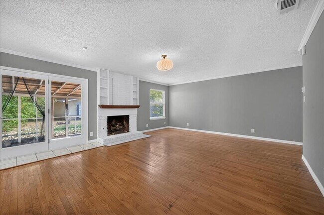 Building Photo - 10215 Missel Thrush Dr