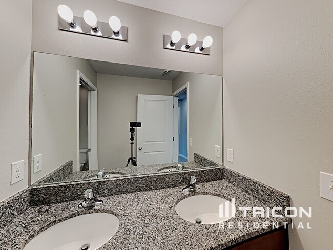 Building Photo - 12719 Hampton Hill Dr