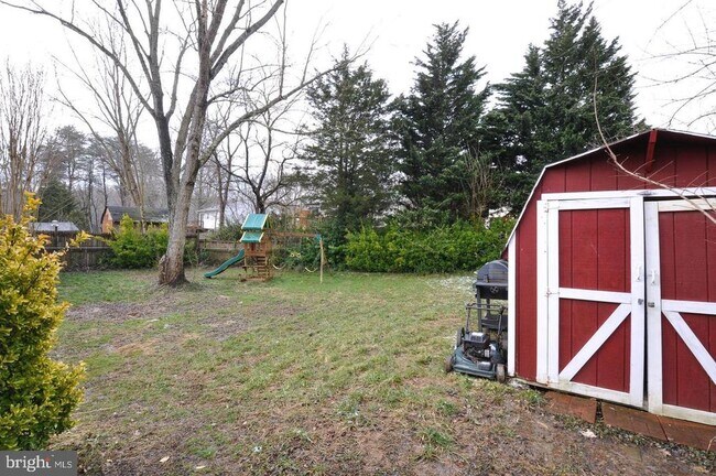 Building Photo - 14006 Mapledale Ave