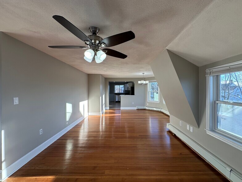 Building Photo - 76 Fremont St