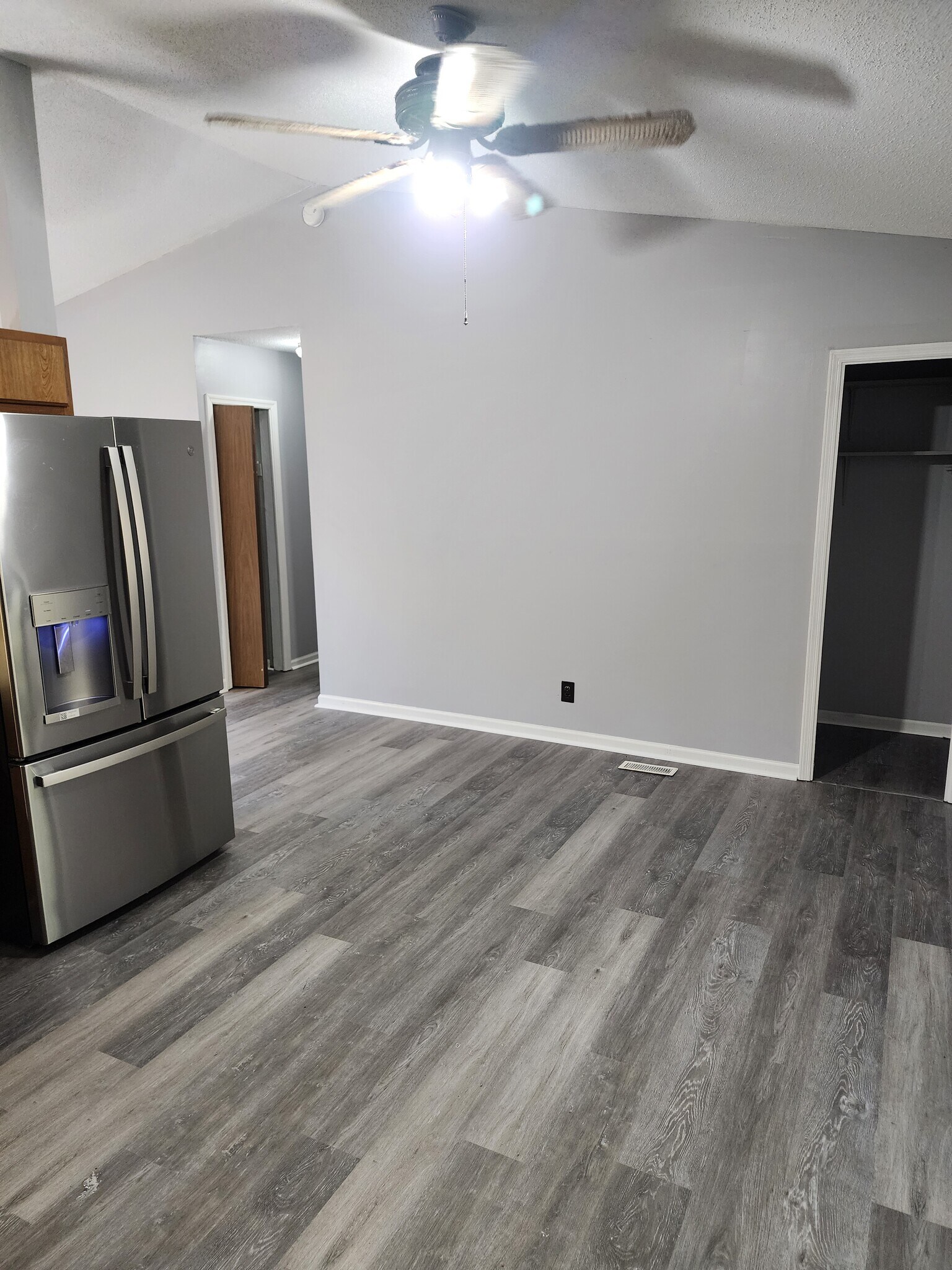 Kitchen - 3625 E Parkway