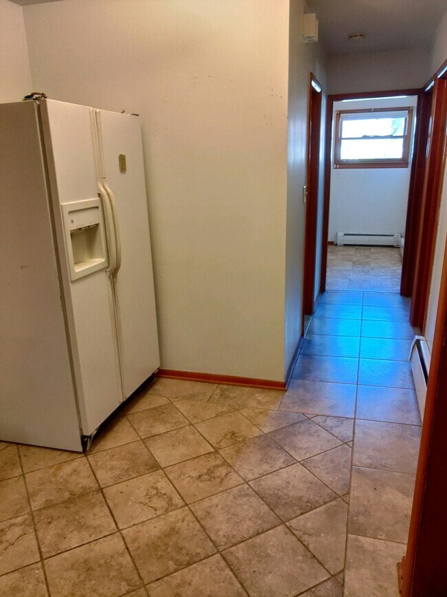 Building Photo - 208 Miami St