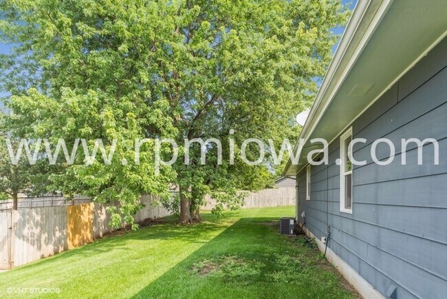 Building Photo - COZY RANCH!! 3 Bed, 1 Bath in Altoona
