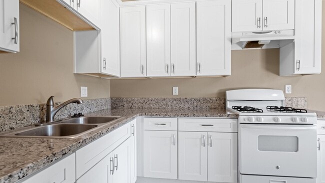 Building Photo - 2 bedroom duplex-home in Rancho Cordova