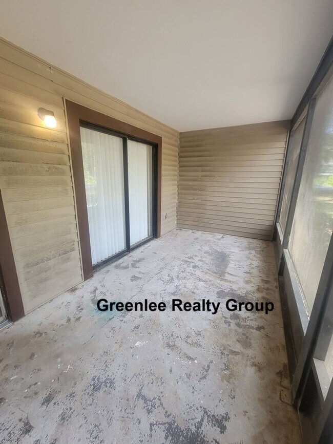 Building Photo - Don’t Miss This Spacious 3 Bedroom / 2 Bath Condo in Baywood Meadows!