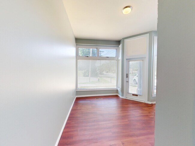 Building Photo - 3861-3869 McRee
