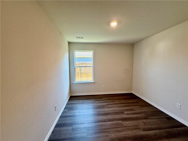 Building Photo - 1317 Chavis St