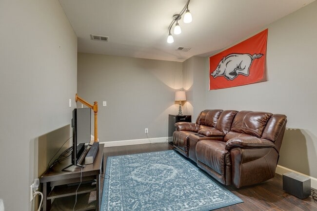 Building Photo - 4713 Brighton Village Dr