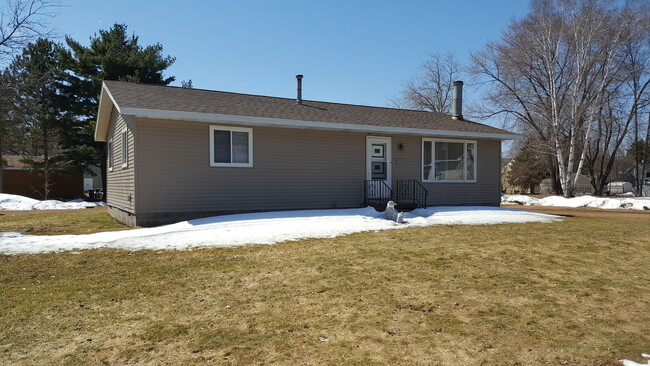 Primary Photo - 2 bed 1 bath Single Family Home in Wausau