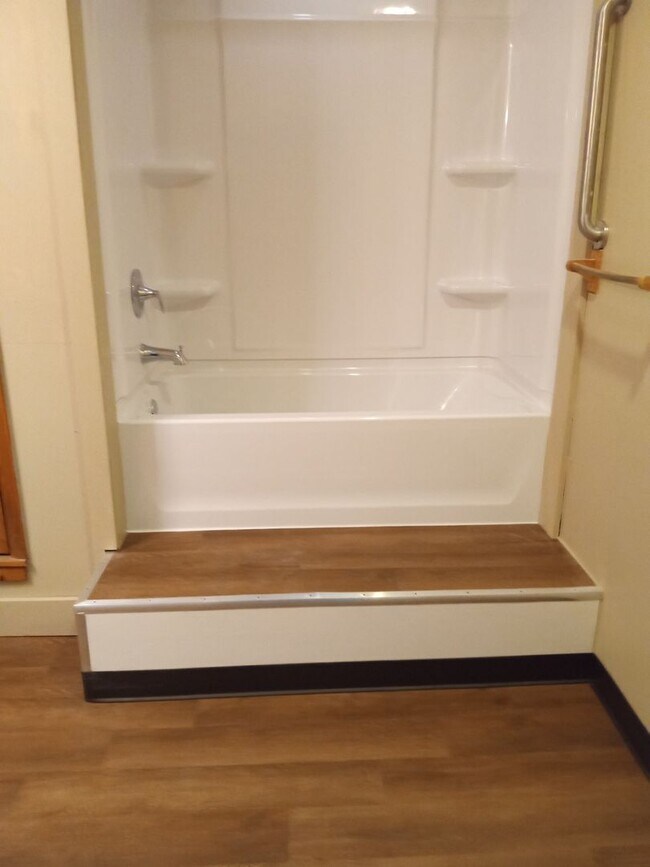 Building Photo - Red Peak  Hogback