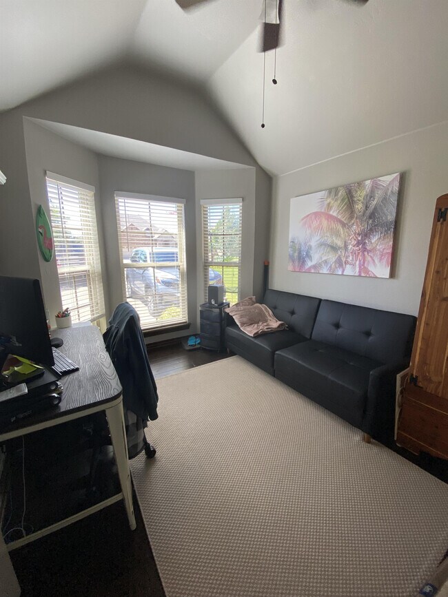 Building Photo - 812 Ryan Rd