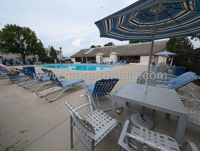 Building Photo - Remodeled condo in Hilliard Schools