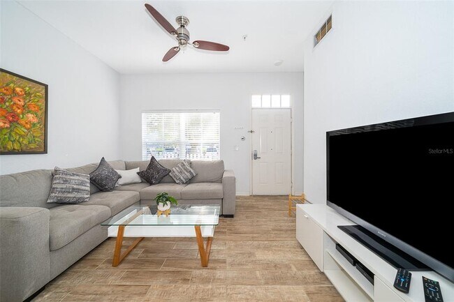 Building Photo - 2600 Lodi Cir