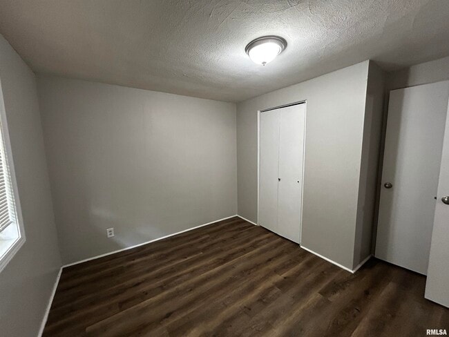 Building Photo - 108 Oakdale Rd