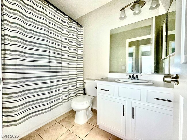 Building Photo - 923 Hollandsworth Ave